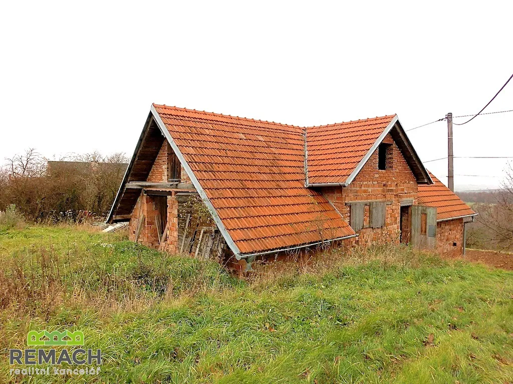 Prodej rodinného domu 164 m², pozemek 3627 m²